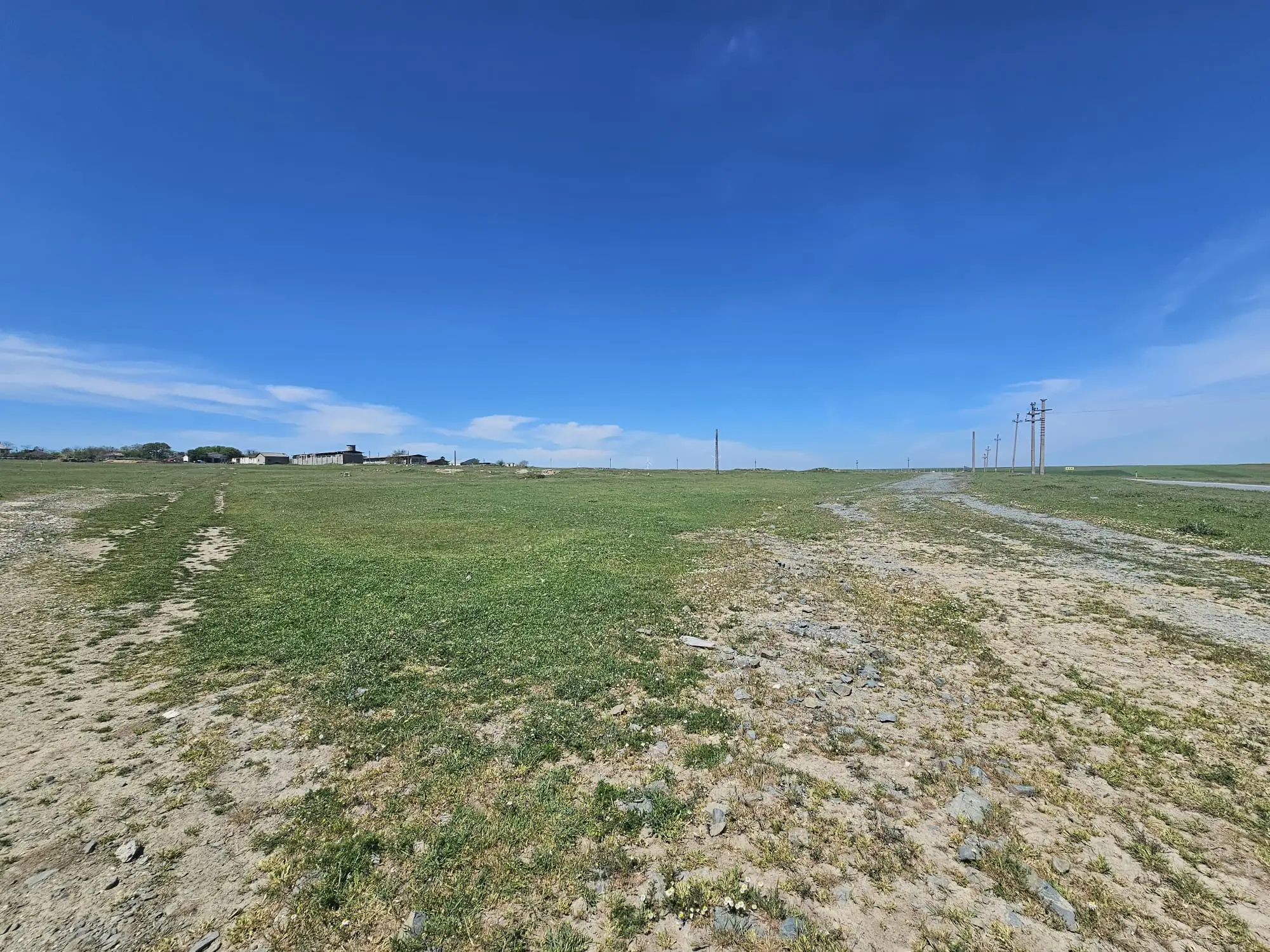 Terenul din Pantelimon — vedere de ansamblu